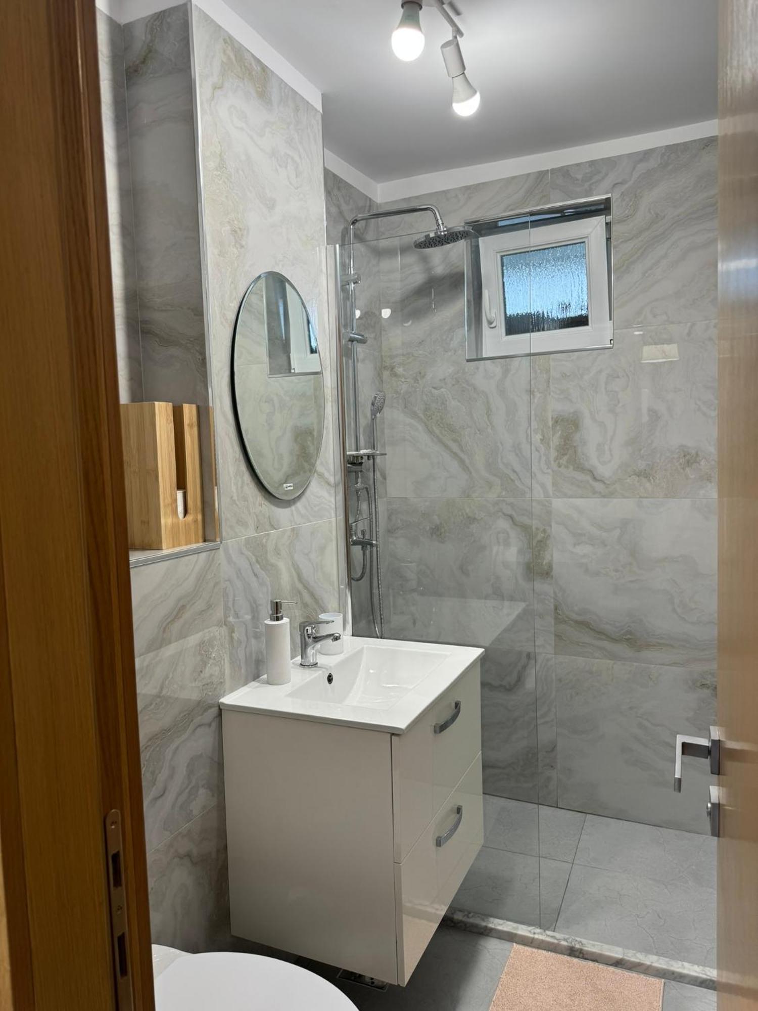 Râmnicu Vâlcea Apartament Central מראה חיצוני תמונה